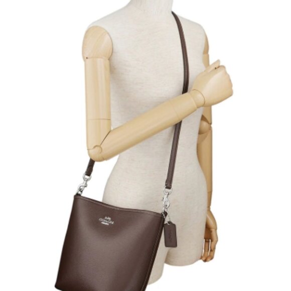 Coach City Large Bucket Bag in a dark brown pebbled leather - Picture 2 of 8